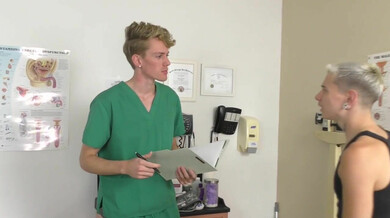 Der neue Pfleger fickt Jayden Pierce