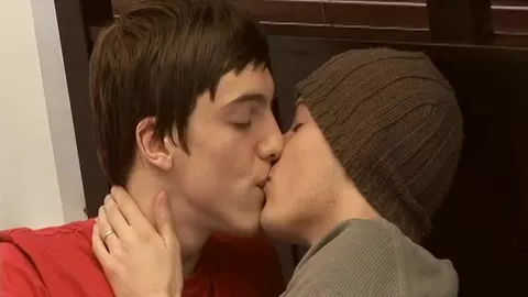 Troy Bolton & Leo Parker – Twinks ram ass!!