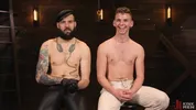 Le domi en cuir Richard baise le minet Jack Waters