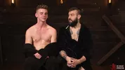 Le domi en cuir Richard baise le minet Jack Waters