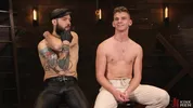 Le domi en cuir Richard baise le minet Jack Waters