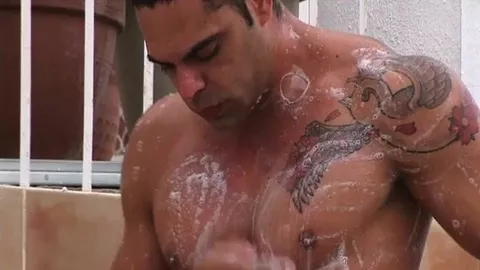 Dennis de Nello & Alberto Jose – Smettila di correre, vieni a farti scopare!