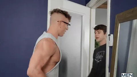 Fratelli di confraternita arrapati Parte 3 – Damian Night & Felix Fox