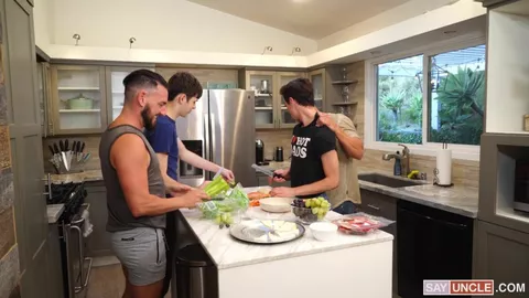Finalmente sozinhos em casa! – Dakota Lovell, Jax Thirio, Derek Allen, Nick Floyd