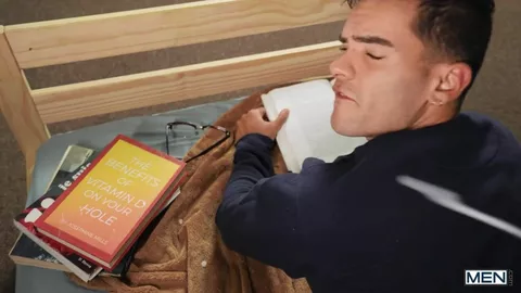 Metendo no internato – Parte 1 – Damian Night & Drake Von