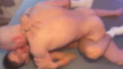 Twink leva creampie de um atleta