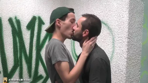 Boa dose de gozo no porão do prédio