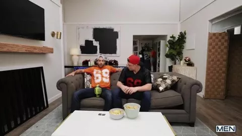 SuperBlow – Dom King & Logan Aarons