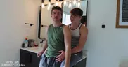 3 charges de sperme pour Oliver – Austin Wilde, Oliver Marks & Carter Collins