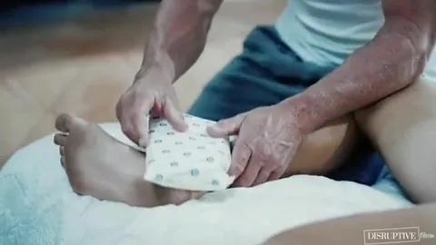 Film porno: Let Me Help You