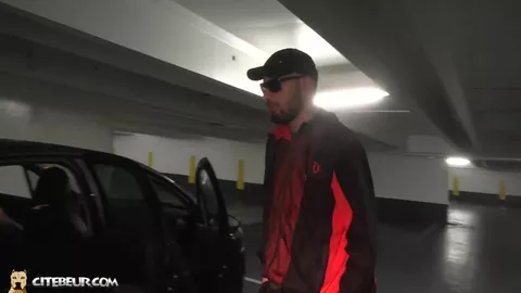 Araber im Tiefgarage geleert