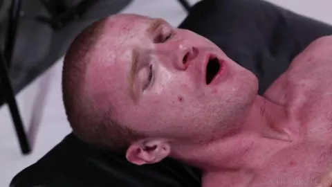 Marco Lorenzo, Brody Fox – Shooting photo grosse bite