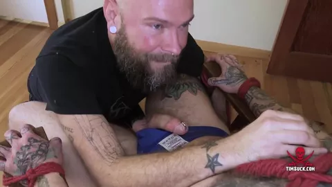 Jackson Fader suce Mitch Tyler