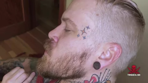 Jackson Fader bläst Mitch Tyler