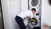 Durchgenommen, während er in der Waschmaschine steckt – Manuel Skye & Ryan Jacobs