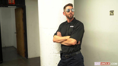 Fouille complète sous les sous-vêtements – Johnny Ford & Luke Truong