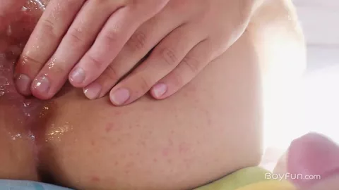 Jamie Kelvin suce Gabriel Paris dans un parc