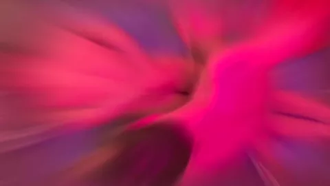 Augen verbunden und Hände gefesselt