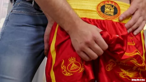 Un pugile sfonda il culo a un twink — Cris Denny, Liam Rose