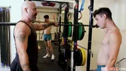 Nos entrenamos juntos hasta el dormitorio – Asher Day, Jax Phoenix y Ryan St Michael