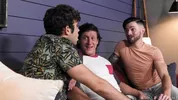 Somos una pareja que comparte – Dalton Riley, Casey Everett & Joseph Castlian