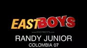 Il branle Randy Junior