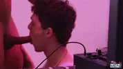 Chupa o DJ na festa – Kenzo Alvarez, Troye Dean