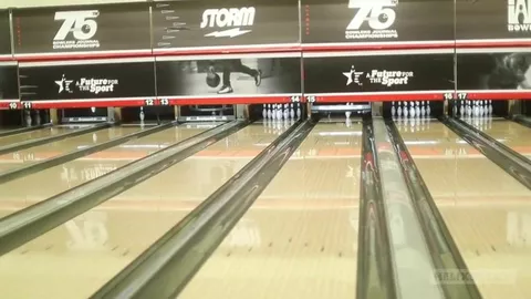 Lezione di bowling – Aiden Garcia, Dante Clark