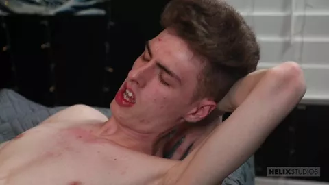 Flip-fuck entre machos dotados – Aiden Garcia, Ian Novak
