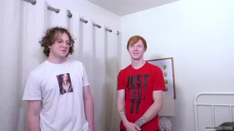 Dallas Ari & Troy Barrett – Insegnando nuovi trick allo straight boy