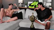 Elliot Finn & Kyle Wyncrest – Negócio fechado