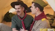 Ethan, giovane scout super troietta