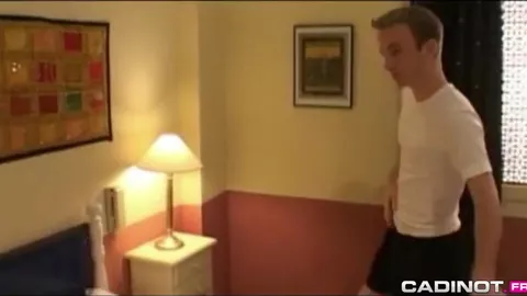 ¿Servicio de cuarto? ¡Sólo desnudos!