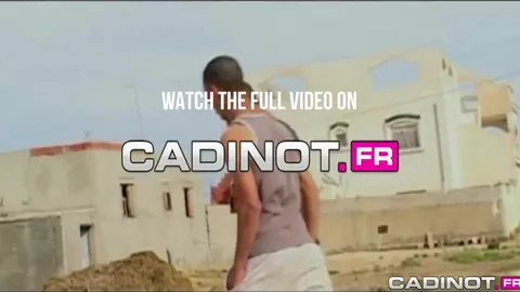 Jeune blédard hétéro baise son pote