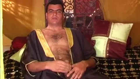 Tunisien viril se masturbe