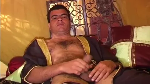 Tunisien viril se masturbe