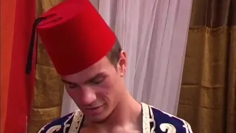 Macho tunecino se queda desnudo