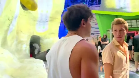 Connessione cosmica – Josh Brady & Keagan Case