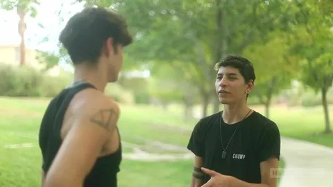 Bienvenue dans le quartier – Aiden Garcia & Asher Haynes