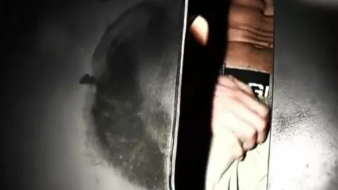 Un thug mama en los gloryholes