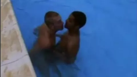 Un petit coup de bite après la piscine