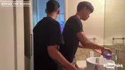 Der asiatische Hottie David Slinger fickt seinen besten Freund und dessen Freundin