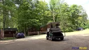 Jeune asiatique enculé dans un chalet