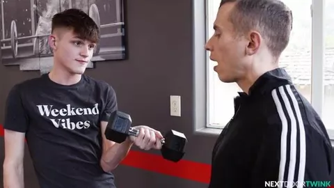 Entrena a un twink de forma sexy