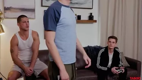 Secret Sexcapades: Cena 3 – Service Top