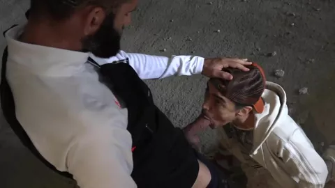 Gib dein Sperma, Araber