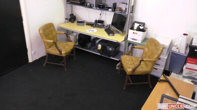 Sehr unterwürfiger Security – AJ Sloan, Rave Harddick