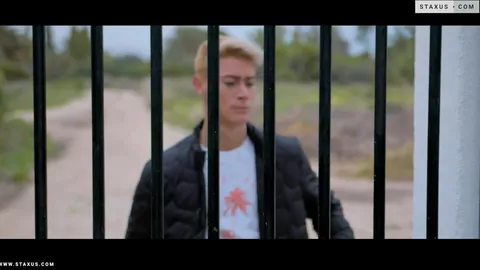 Staxus International College – Folge 6