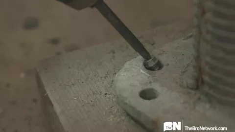 Diskretes Wichsen auf der Baustelle – Luke West