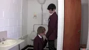 Baisé dans les toilettes du lycée - Kyle Wilkinson, Kai Alexander